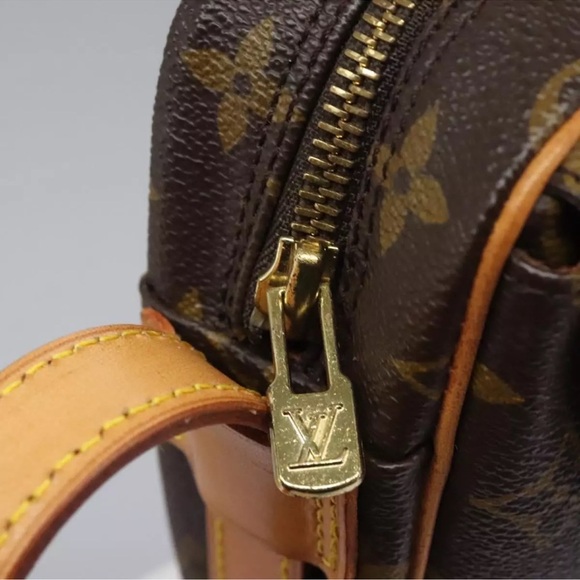 Authentic LV Jeune Fille Crossbody Monogram - Picture 7 of 15